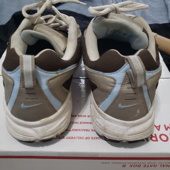 Nike Sneakers | size 8.5 - Picture 3 of 5